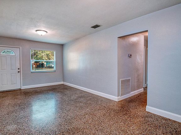 3rd image of 4104 W Lawn Ave