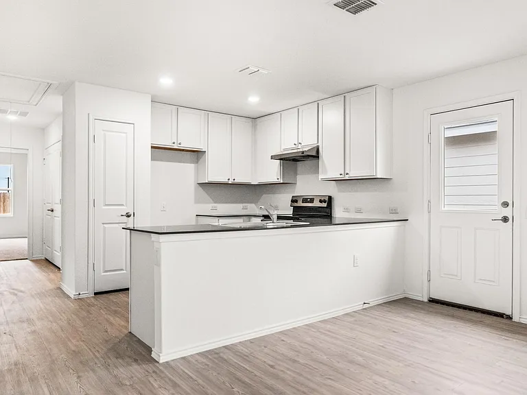 907 Stricker Path — Photo 13