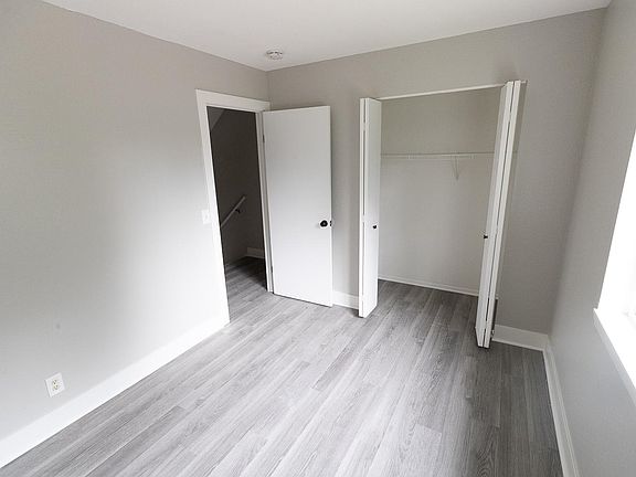 3rd image of 81 Hyacinth St SW #79