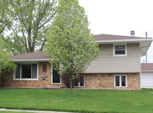 621 Maple Dr, Huxley, IA 50124