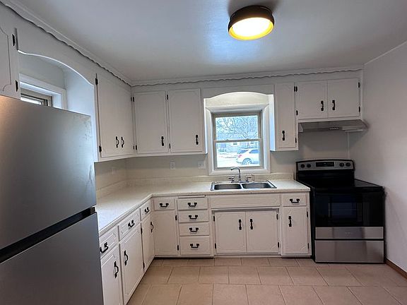 2nd image of 1317 Crestwood Dr