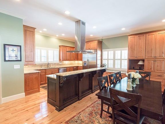 5th image of 2302 Castlewood Ct