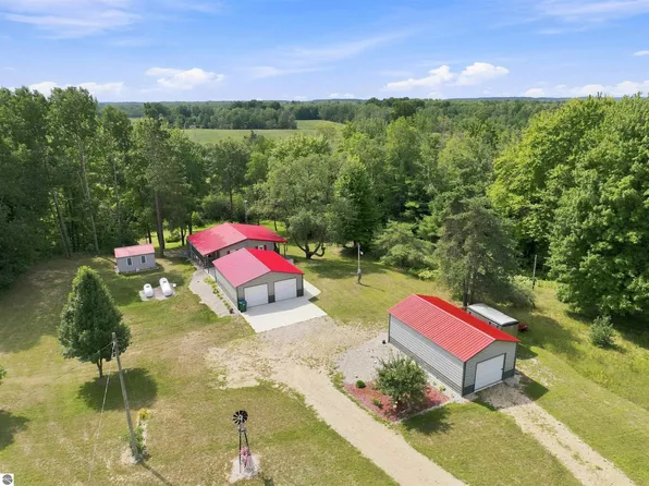2137 W Rainbow Rd, Mc Bain, MI 49657