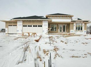 245 Indian Rdg, Waukee, IA 50263