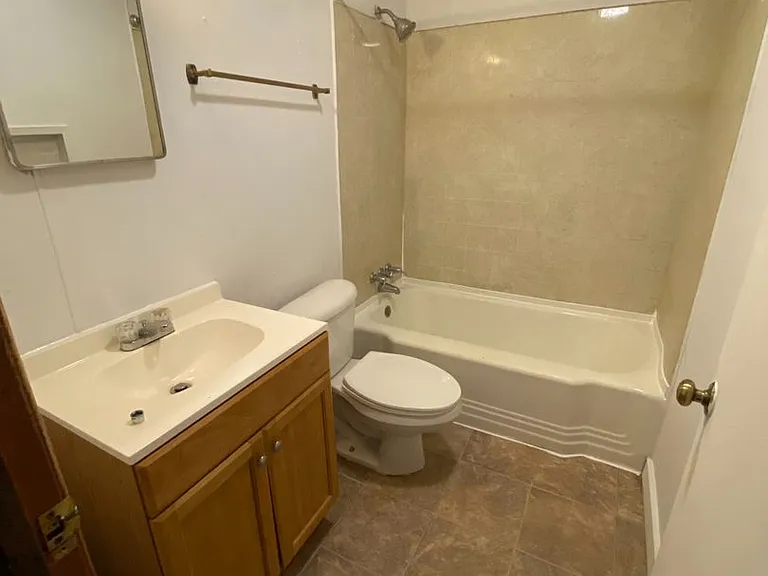 83 Pelham Hts — Photo 7