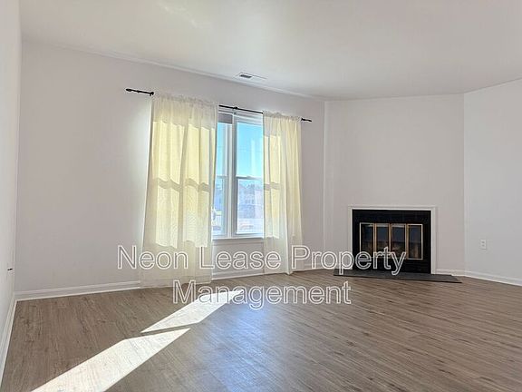 3rd image of 400 Franklin St