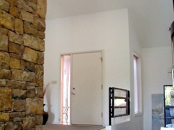 2 Story Entry w. Skylight