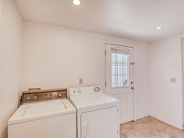 1304 E Linden St #1 — Photo 22