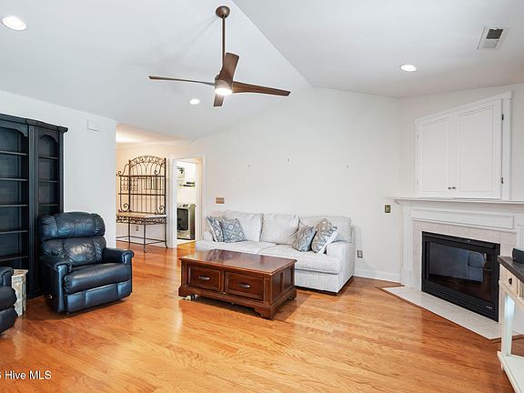 3rd image of 2147 Talmage Drive