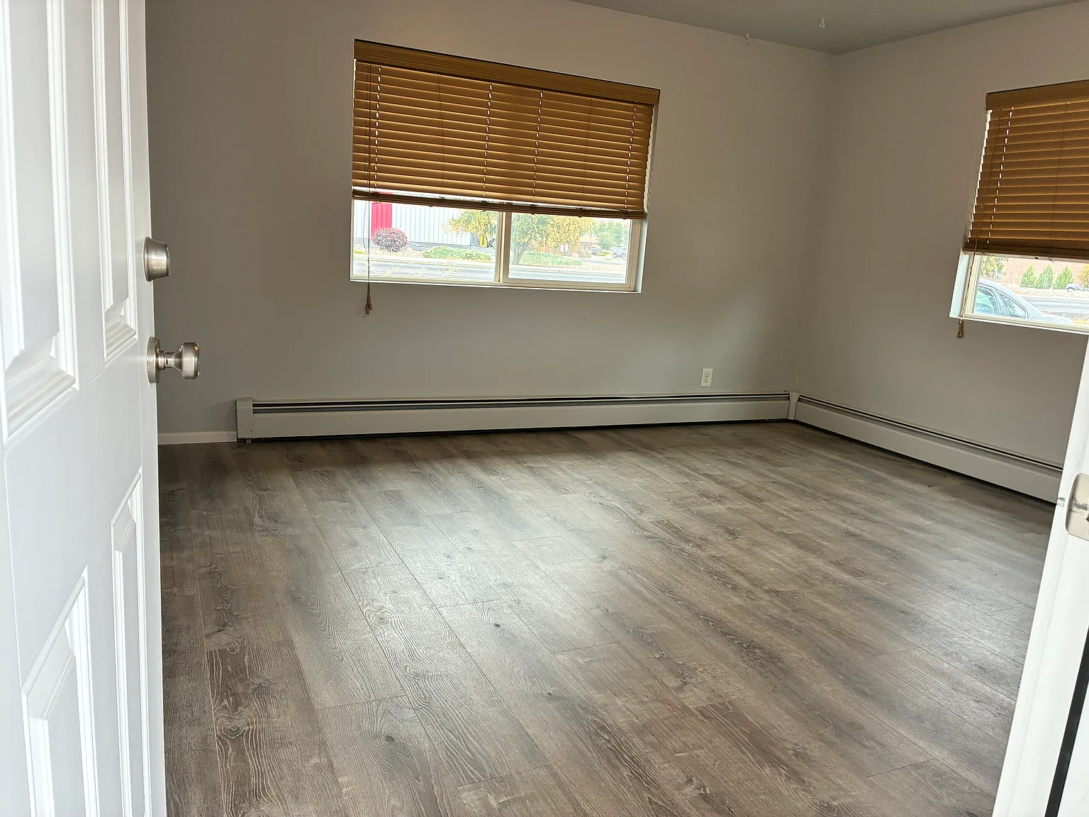 3 bed, 800 sqft, $1,600 — Photo 4