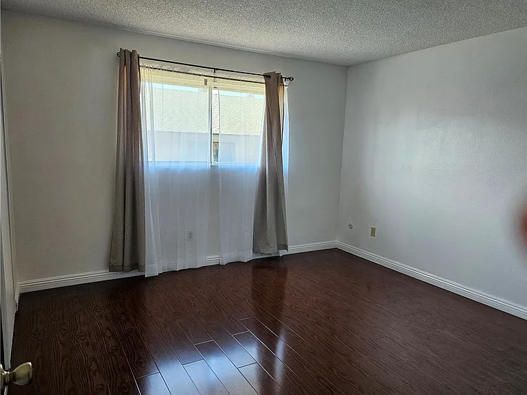 2891 Canyon Crest Dr #72 — Photo 4