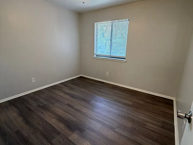 6504 Ravena Rd — Photo 32