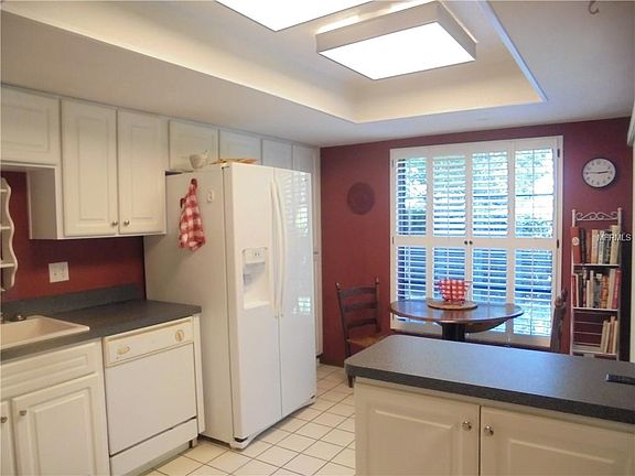 4th image of 3540 Countrybrook Ln APT 15