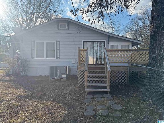 5th image of 106 Laird Ave