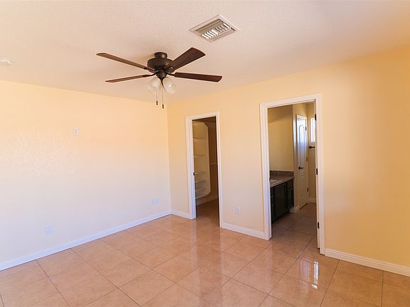 5th image of 2711 S Casper Ave