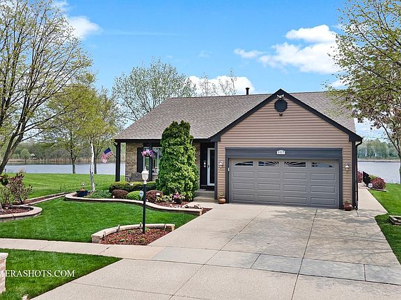2nd image of 907 Hartwood Dr