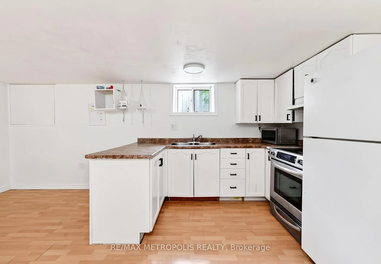 2 bed, $1,600 — Photo 2