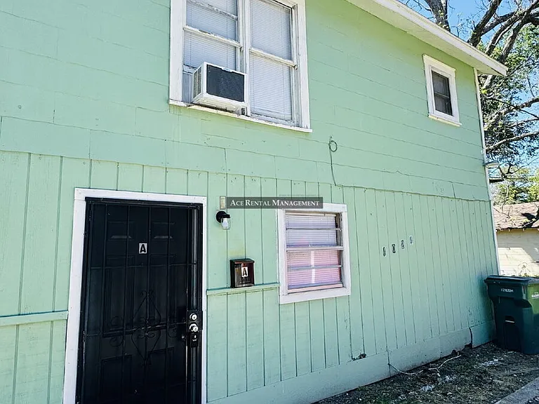4024 Howard St #B — Photo 1
