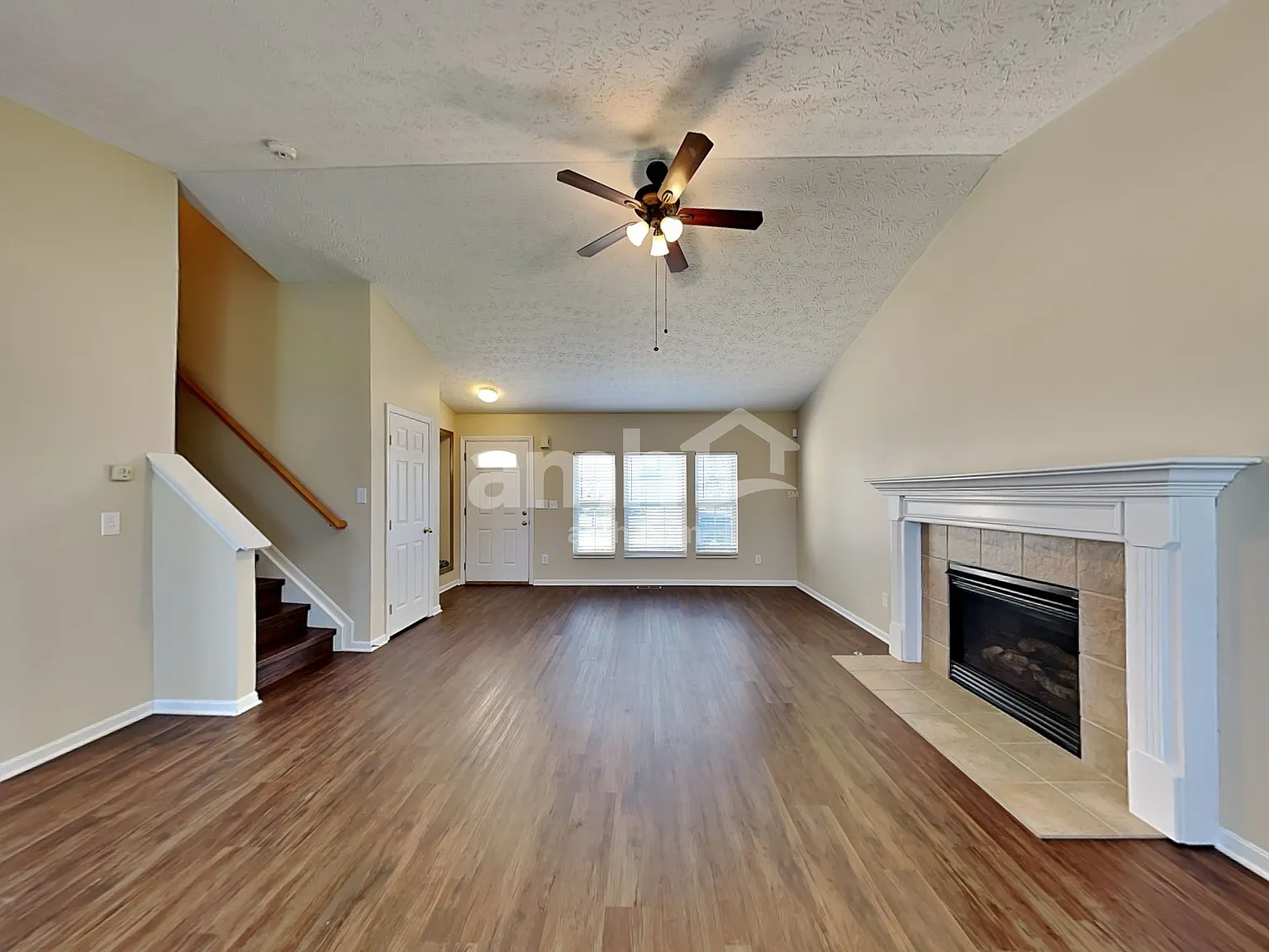 3 bed, 2.5 bath, 1416 sqft, $2,170 — Photo 4