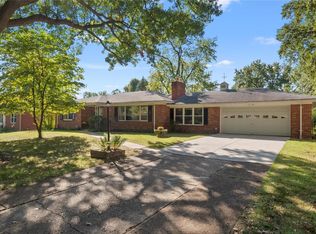 2120 Old Manor Rd, Saint Louis, MO 63136