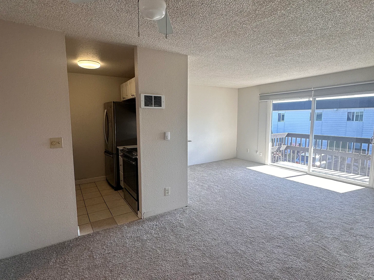 1 bed, 700 sqft, $1,600 — Photo 2