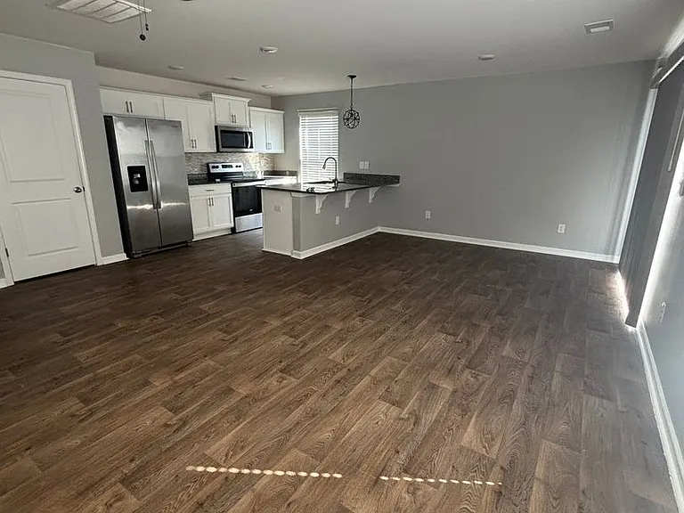 1210 N Norwhich Ln — Photo 2