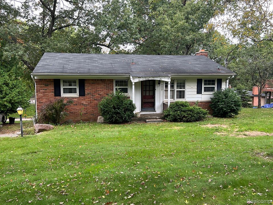 1st image of 4998 Osseo Dr