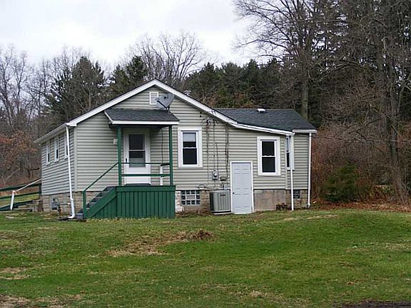 4th image of 3701 McKay Ln