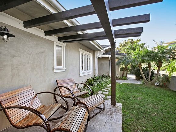 3rd image of 1565 Caribbean Way