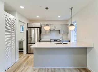 591 NE Tillamook St #B, Portland, OR 97212