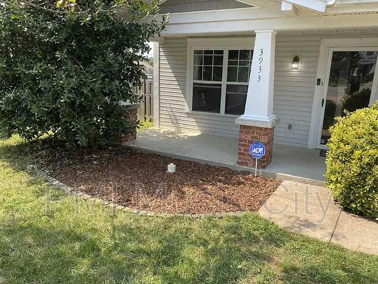 3933 Bridgeview Ln — Photo 3