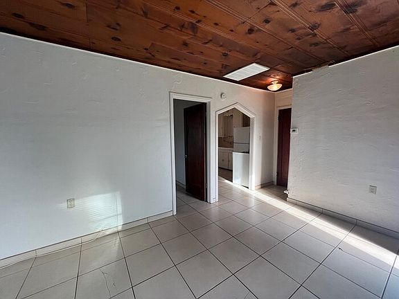 3rd image of 925 E Turney Ave APT 2