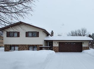 3610 S Rivershore Dr, Moorhead, MN 56560