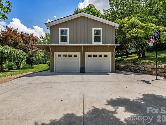 3rd image of 1574 Cashiers Valley Rd