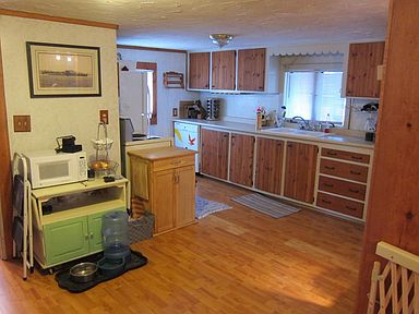 Come see what's cookin' in this huge kitchen!