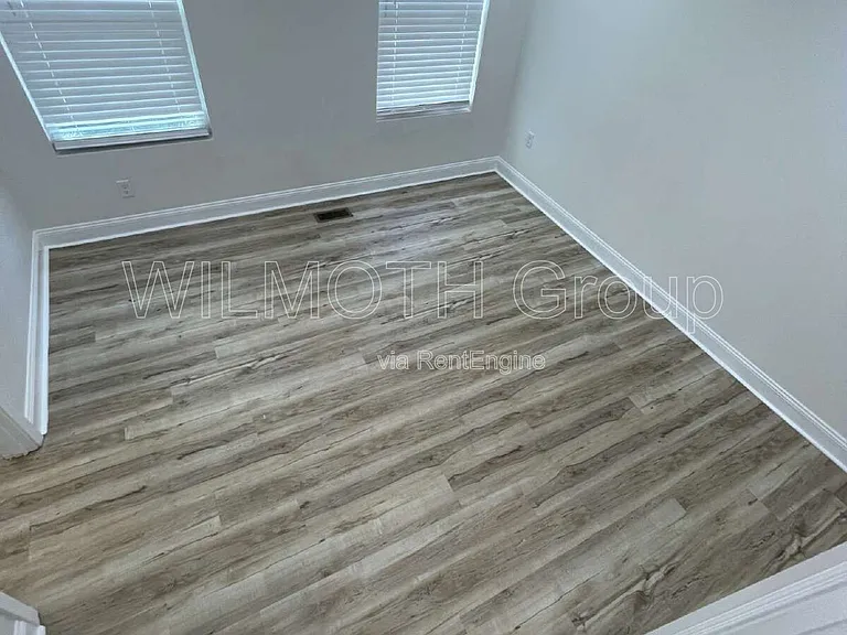 1126 Villa Ave — Photo 12