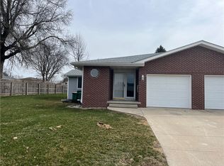 312 S 10th Ave, Winterset, IA 50273