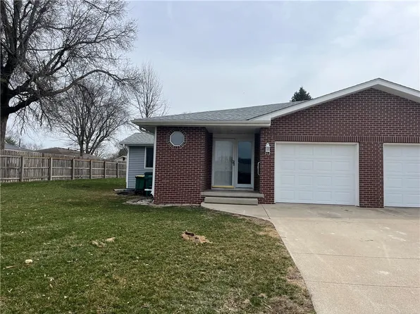 312 S 10th Ave, Winterset, IA 50273