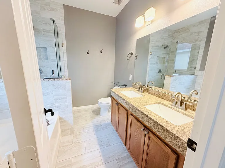 3227 Ogden Dr — Photo 14