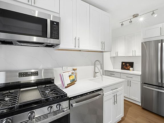 5th image of 249 E 48th St APT 11B