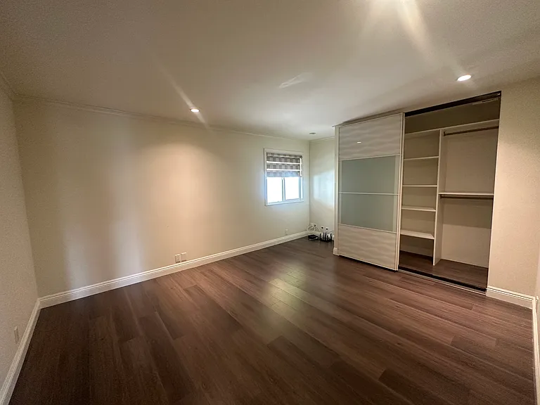 121 W Floral Ave — Photo 15