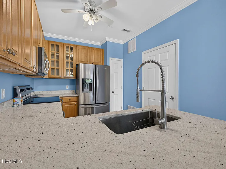 3901 Botsford Ct #101 — Photo 15