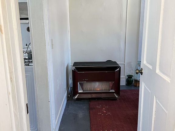 2nd image of 7 Russell St #3