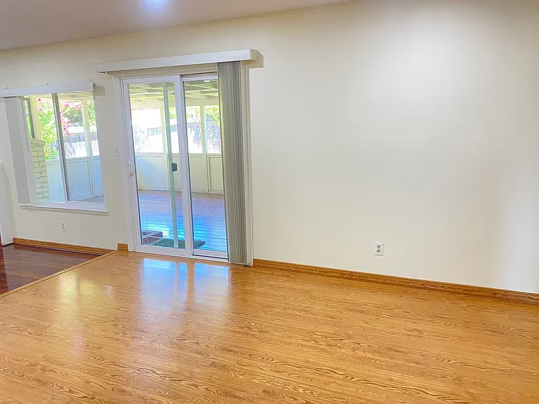 662 Catalina Dr — Photo 26