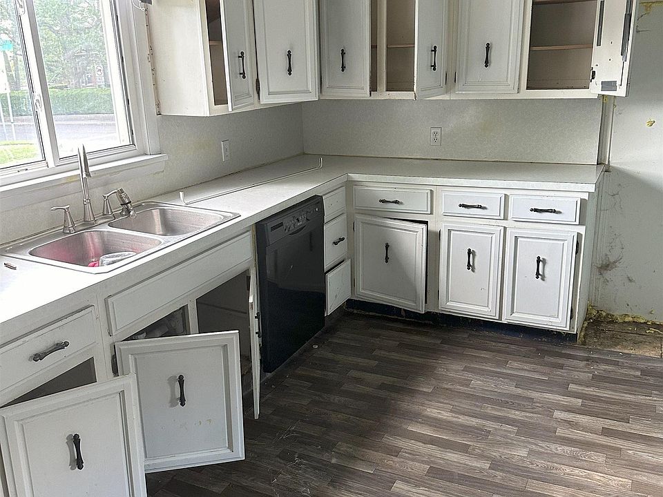 2nd image of 1028 W Washington St