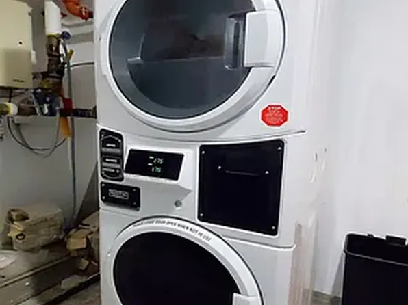 877 Park Avenue image 6 of 7