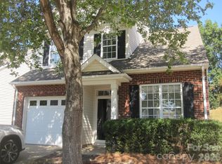 8909 Holland Park Ln, Charlotte, NC 28277