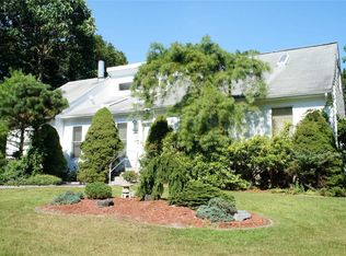 21 Williams St, Center Moriches, NY 11934