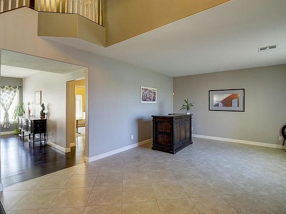 4th image of 2921 E Estrella Ct