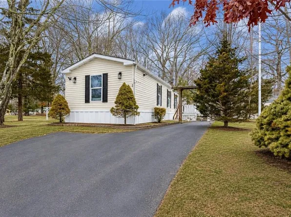 38 Torch Ln, Coventry, RI 02816